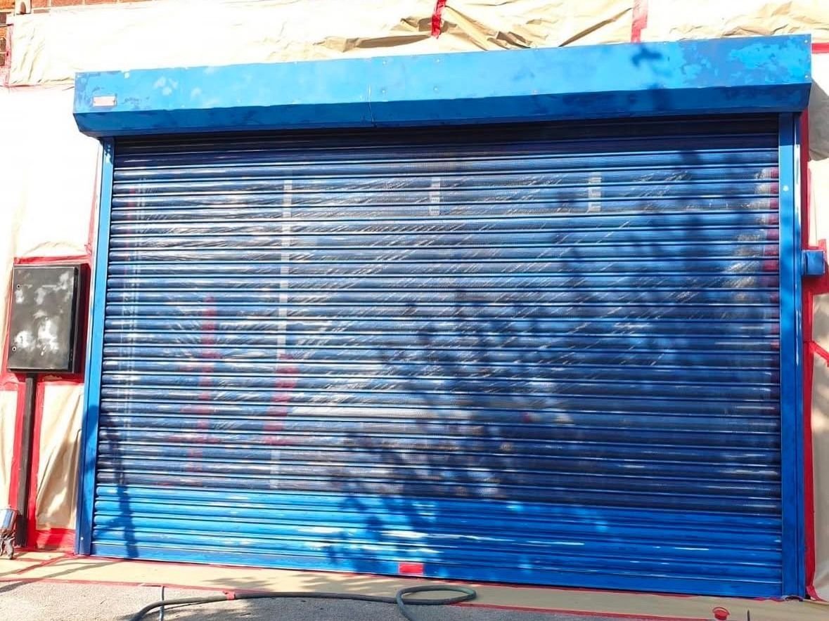 ROLLER SHUTTER SPRAYING BEFORE
