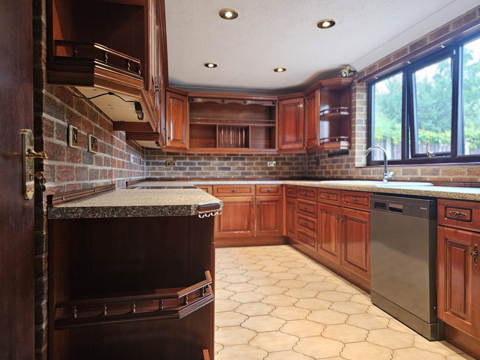 Kitchen Spray Painting